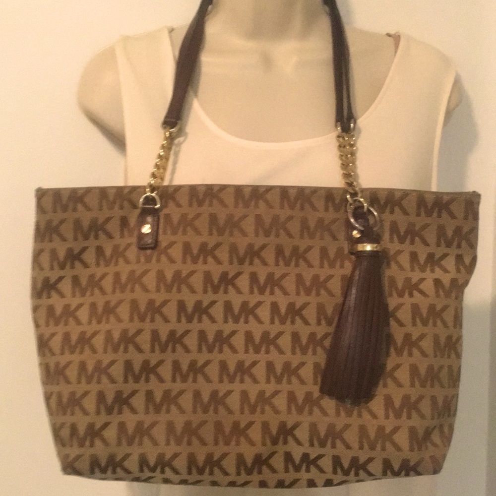 Michael Kors Logo Signature Tote
